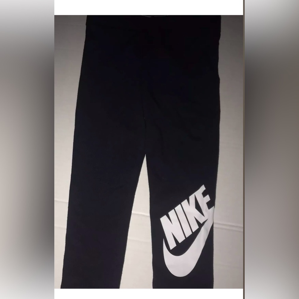 Lovely New Nike Girls Black Leggings size 6X Stretchy 94% Cotton 6% Elastane